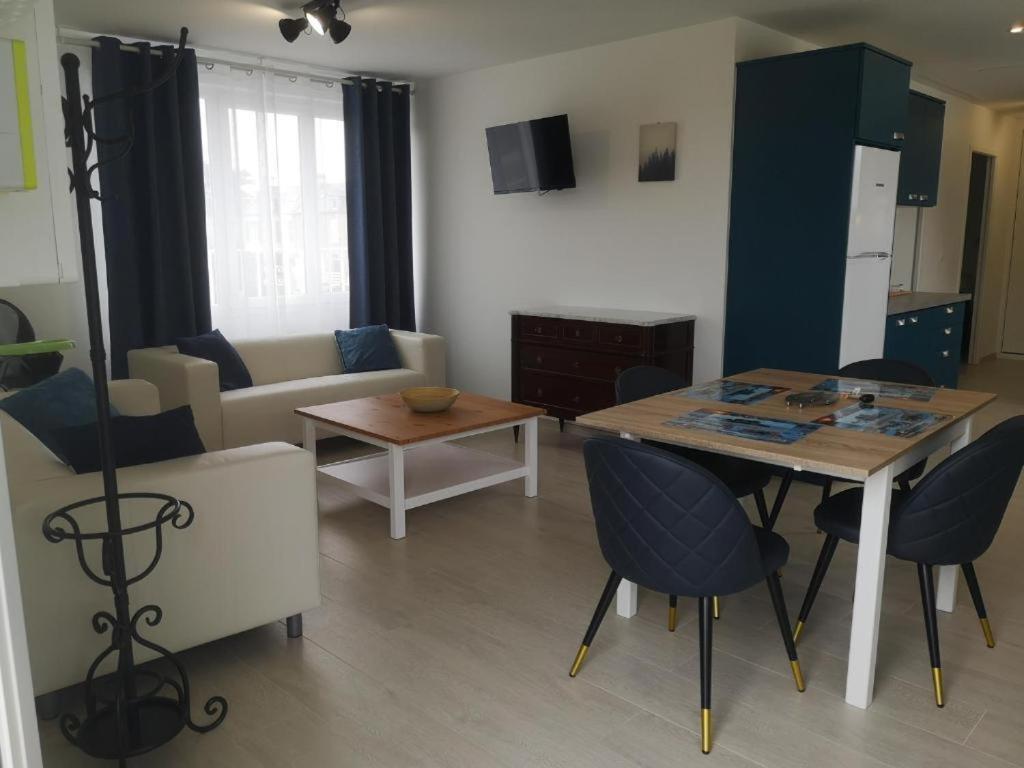 Place Alexandre Stanier Apt N 7 Avec Terrasse Анел Екстериор снимка